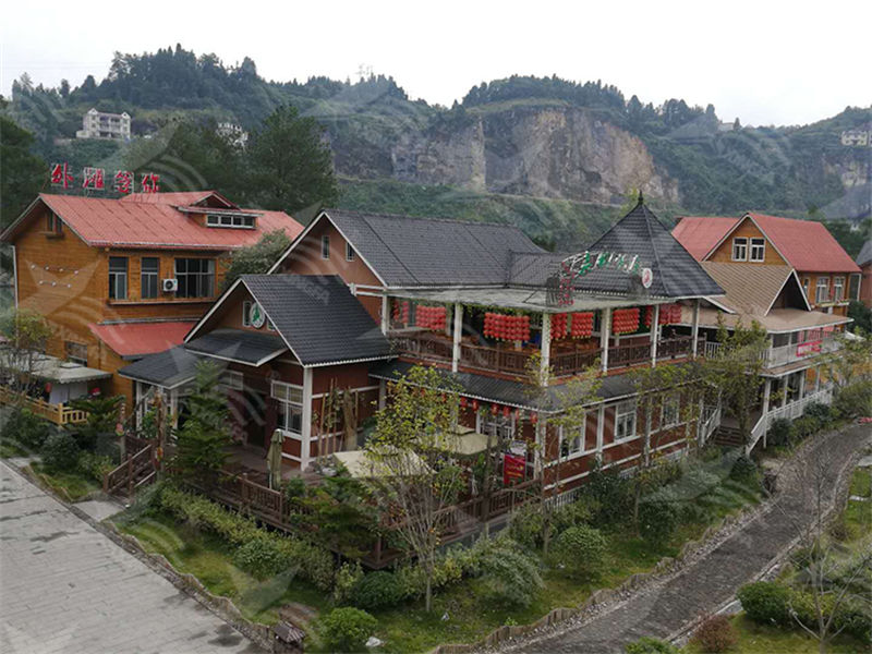 選擇上海合成樹脂瓦，為南方屋頂雨季防水護航