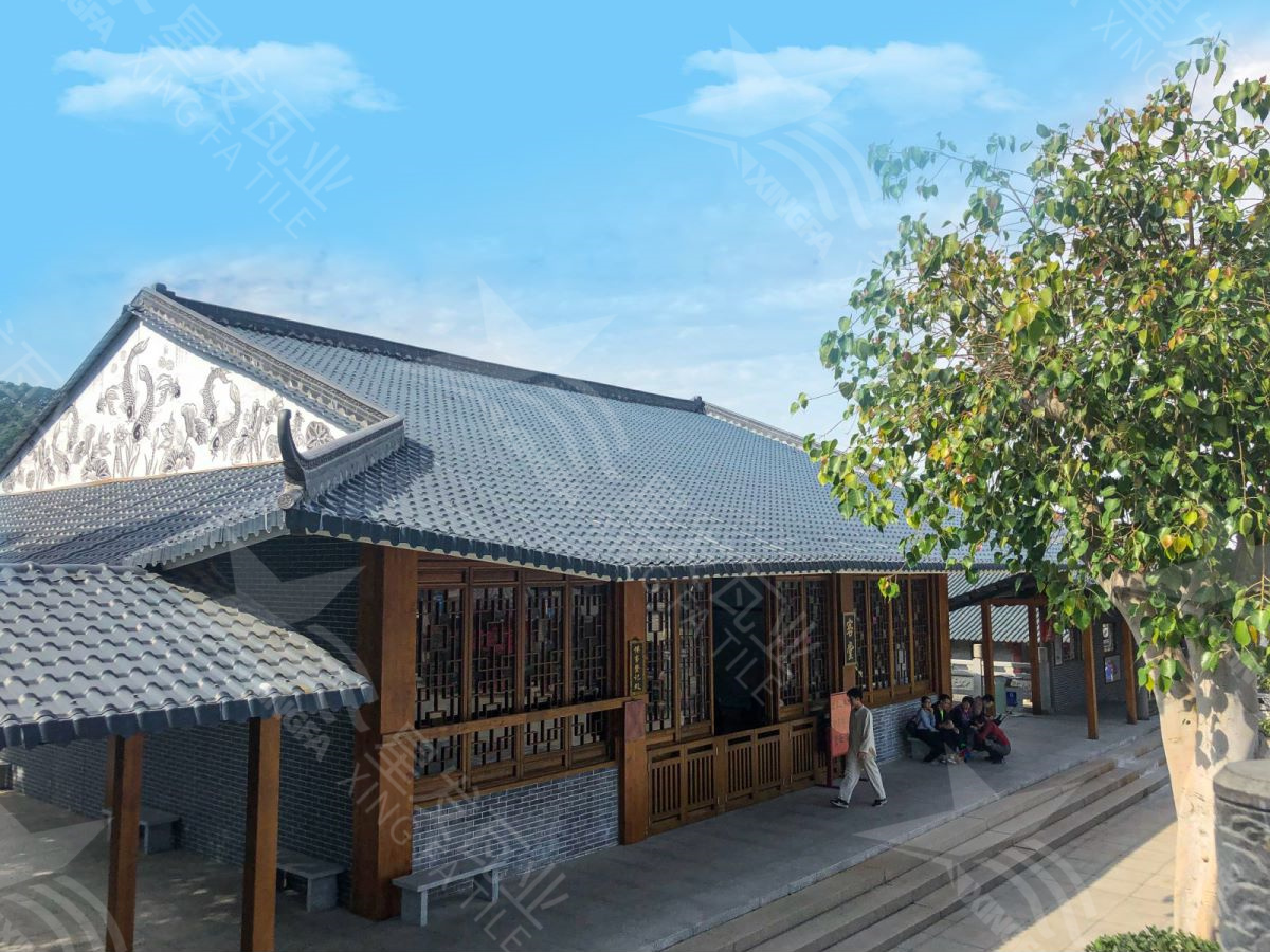 四合院別墅裝飾采光琉璃瓦 隔熱防水堅(jiān)韌紅色樹(shù)脂防腐瓦 上海仿古建筑樹(shù)脂瓦廠(chǎng)家生產(chǎn)制造